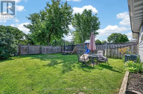 127 Morton Drive Ottawa ON K2L 1X2