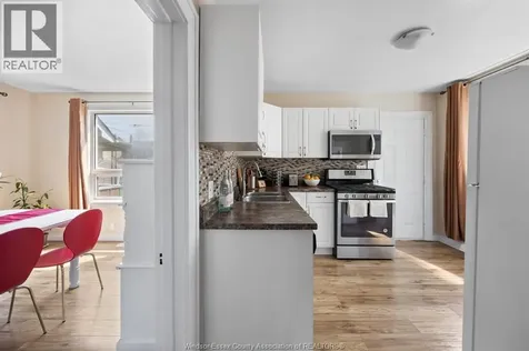 1118 Louis Avenue Windsor ON N9A 1Y2