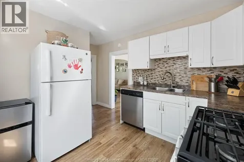 1118 Louis Avenue Windsor ON N9A 1Y2
