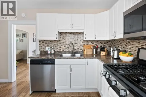 1118 Louis Avenue Windsor ON N9A 1Y2