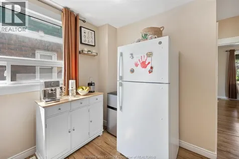 1118 Louis Avenue Windsor ON N9A 1Y2