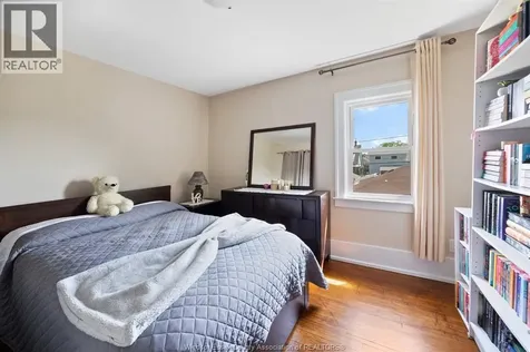1118 Louis Avenue Windsor ON N9A 1Y2