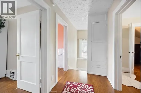 1118 Louis Avenue Windsor ON N9A 1Y2
