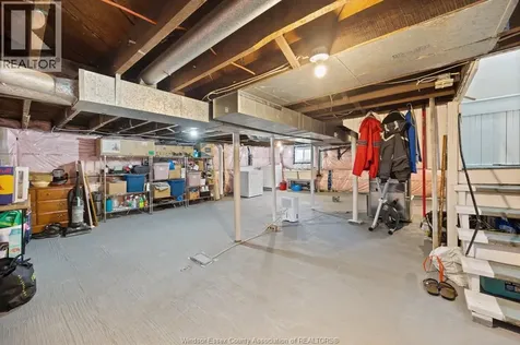 1118 Louis Avenue Windsor ON N9A 1Y2