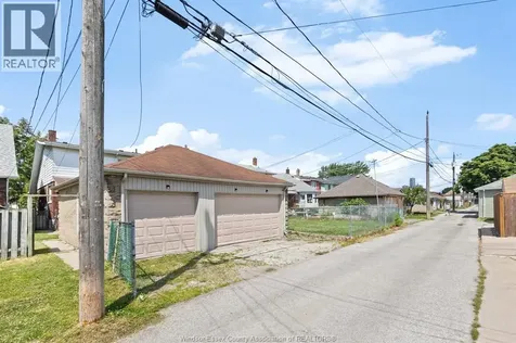 1118 Louis Avenue Windsor ON N9A 1Y2