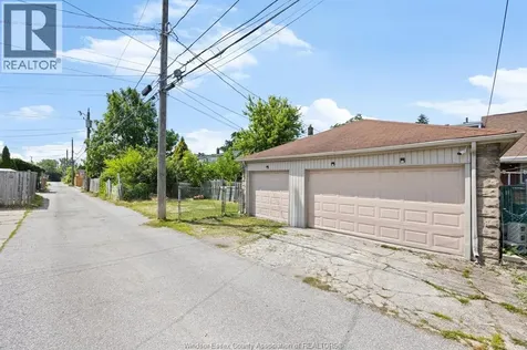1118 Louis Avenue Windsor ON N9A 1Y2