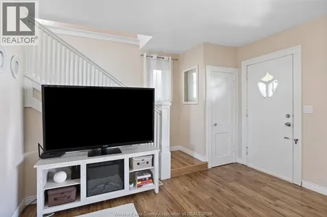 1118 Louis Avenue Windsor ON N9A 1Y2