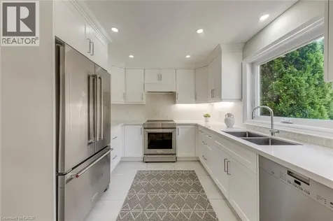 1633 Greenbriar Drive Oakville ON L6M 1Y3