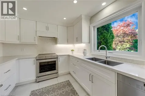 1633 Greenbriar Drive Oakville ON L6M 1Y3