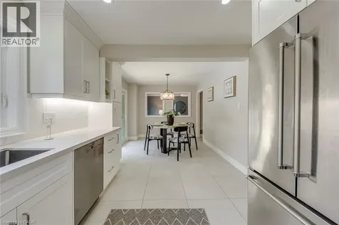 1633 Greenbriar Drive Oakville ON L6M 1Y3