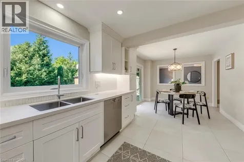 1633 Greenbriar Drive Oakville ON L6M 1Y3
