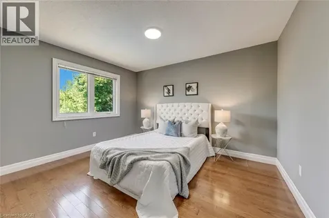 1633 Greenbriar Drive Oakville ON L6M 1Y3