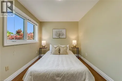 1633 Greenbriar Drive Oakville ON L6M 1Y3