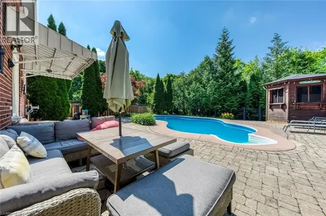 1633 Greenbriar Drive Oakville ON L6M 1Y3
