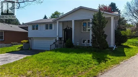 15 Westchester Place Kitchener ON N2B 3M6