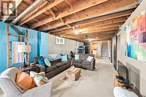1184 Colborne Street West Brantford ON N3R 0B8