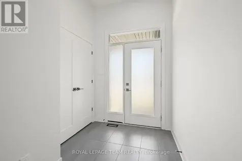 799 Cairn Crescent Ottawa ON K1W 0P7