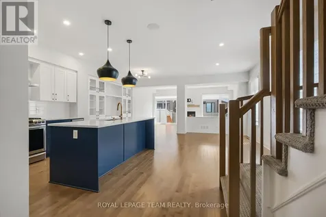799 Cairn Crescent Ottawa ON K1W 0P7