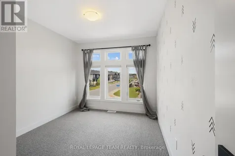799 Cairn Crescent Ottawa ON K1W 0P7
