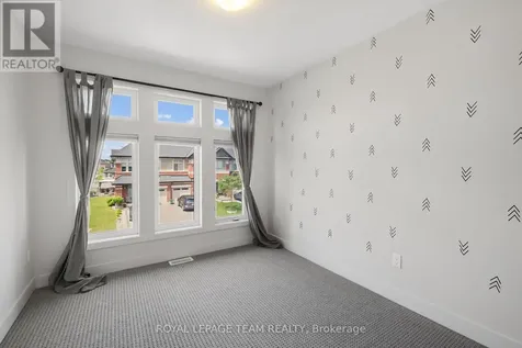 799 Cairn Crescent Ottawa ON K1W 0P7