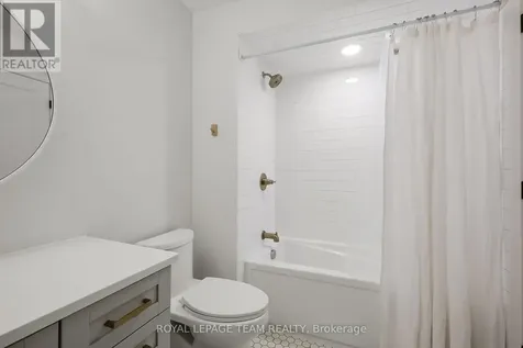 799 Cairn Crescent Ottawa ON K1W 0P7