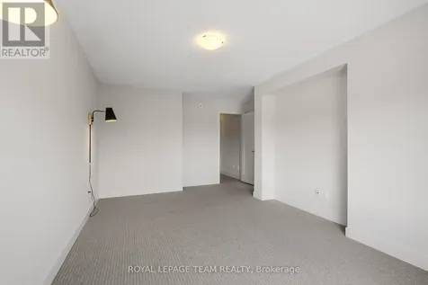 799 Cairn Crescent Ottawa ON K1W 0P7
