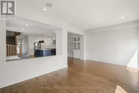 799 Cairn Crescent Ottawa ON K1W 0P7