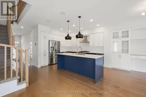 799 Cairn Crescent Ottawa ON K1W 0P7