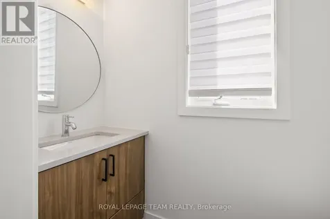799 Cairn Crescent Ottawa ON K1W 0P7