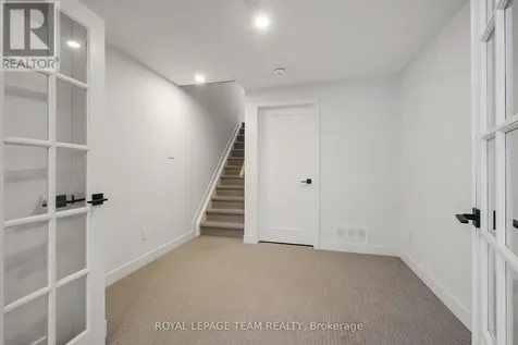 799 Cairn Crescent Ottawa ON K1W 0P7