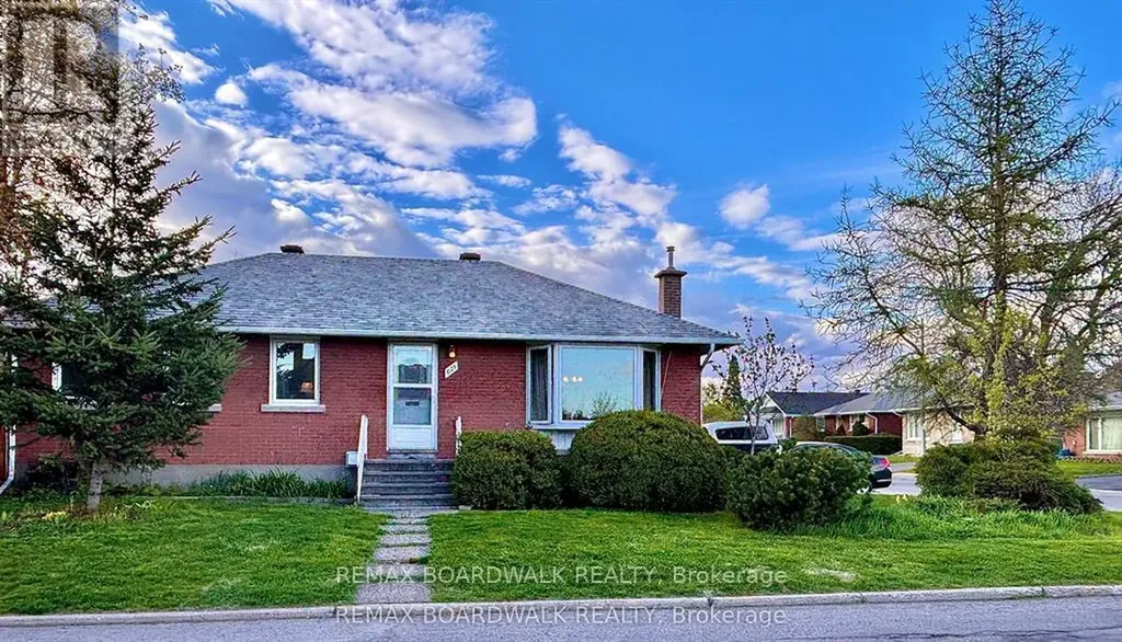 625 Clarke Avenue Ottawa ON K1K 0Y6