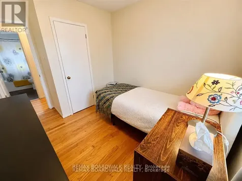 625 Clarke Avenue Ottawa ON K1K 0Y6