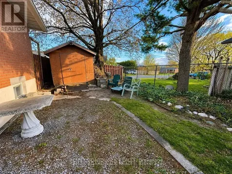 625 Clarke Avenue Ottawa ON K1K 0Y6