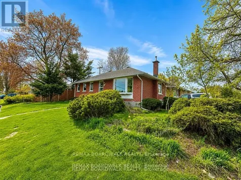 625 Clarke Avenue Ottawa ON K1K 0Y6