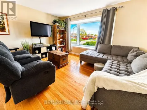 625 Clarke Avenue Ottawa ON K1K 0Y6