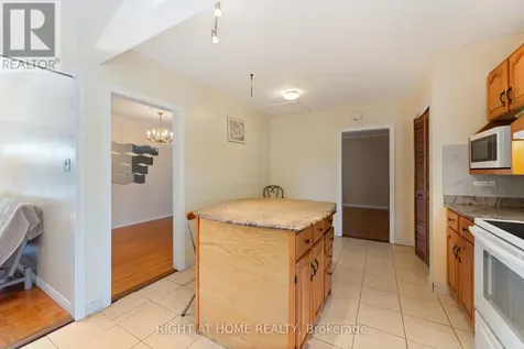 2221 Circle Place Ottawa ON K1G 3E2
