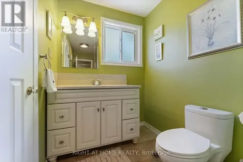 2221 Circle Place Ottawa ON K1G 3E2