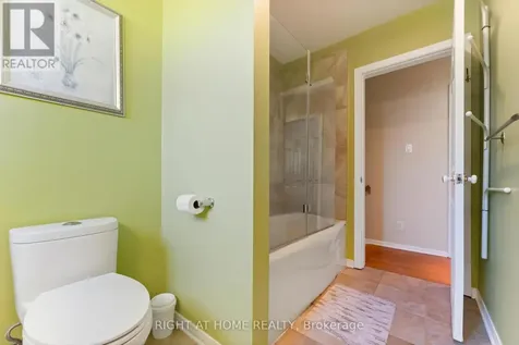 2221 Circle Place Ottawa ON K1G 3E2