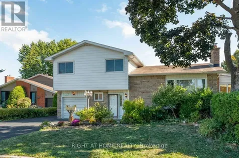 2221 Circle Place Ottawa ON K1G 3E2