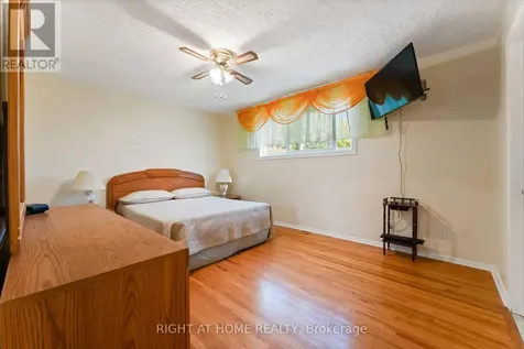 2221 Circle Place Ottawa ON K1G 3E2