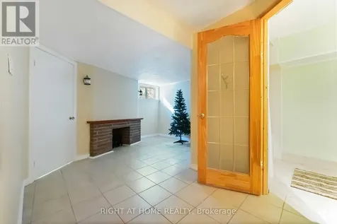 2221 Circle Place Ottawa ON K1G 3E2