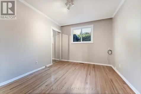2221 Circle Place Ottawa ON K1G 3E2