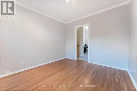 2221 Circle Place Ottawa ON K1G 3E2