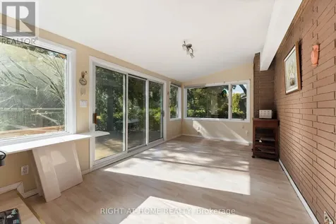 2221 Circle Place Ottawa ON K1G 3E2