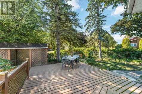 2221 Circle Place Ottawa ON K1G 3E2