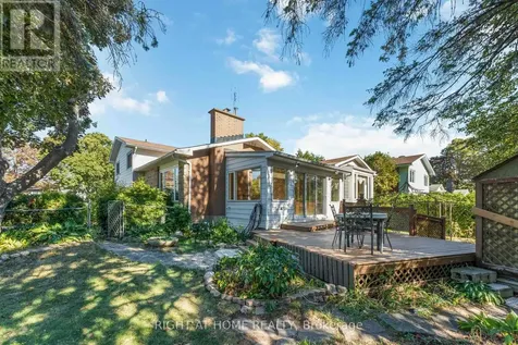 2221 Circle Place Ottawa ON K1G 3E2