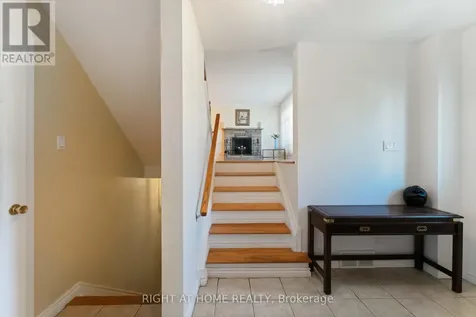 2221 Circle Place Ottawa ON K1G 3E2
