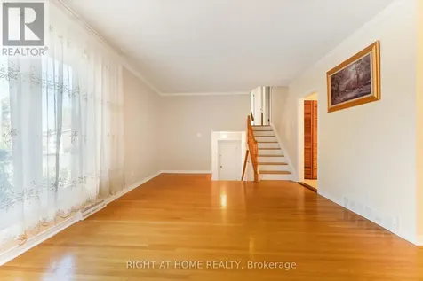 2221 Circle Place Ottawa ON K1G 3E2