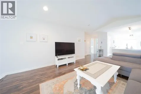 3222 Seville Avenue Windsor ON N8N 0A4