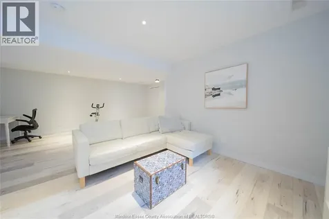 3222 Seville Avenue Windsor ON N8N 0A4